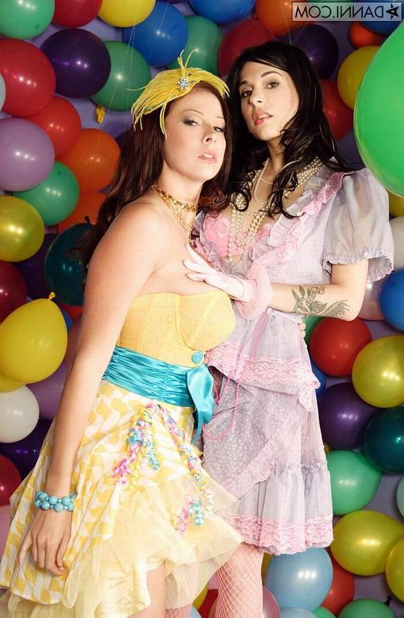 16P Busty pornstars Gianna and Joanna in fishnet stockings posing