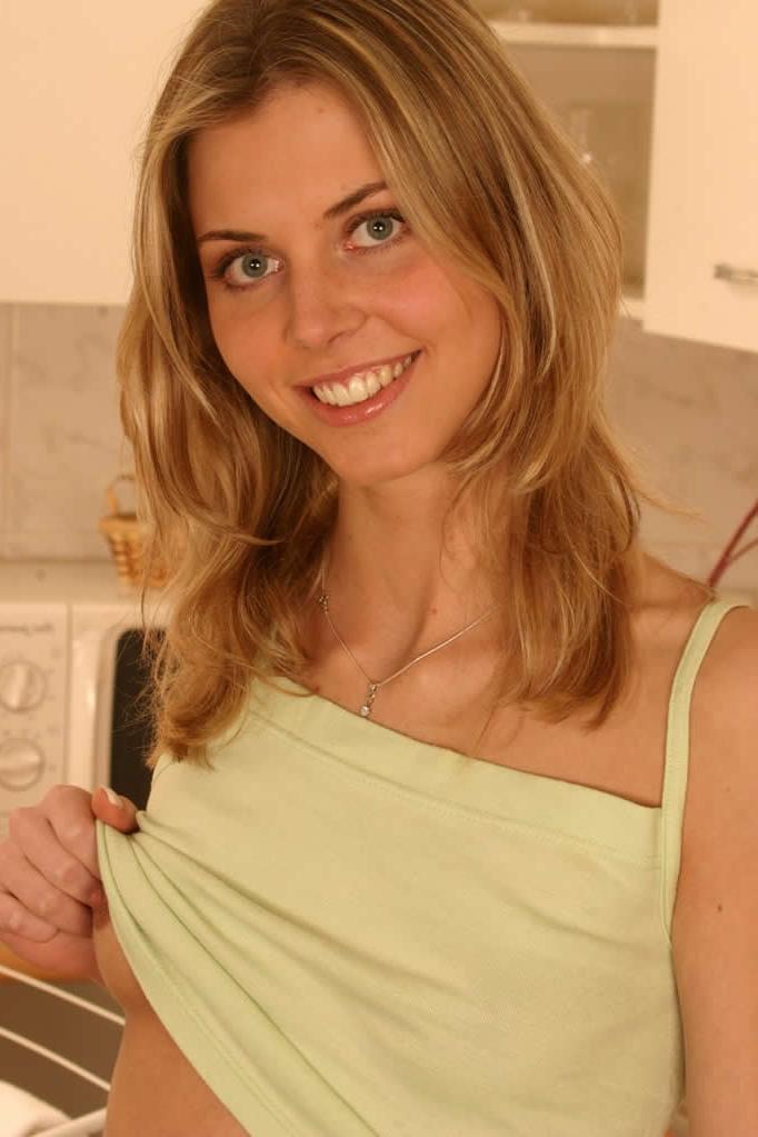 18P Amateur blonde teen shows her itty bitty boobies