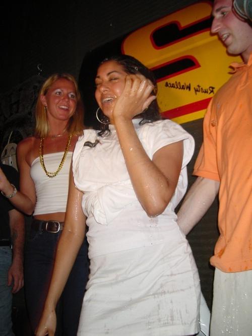 16P Drunk club sluts get wet and wild