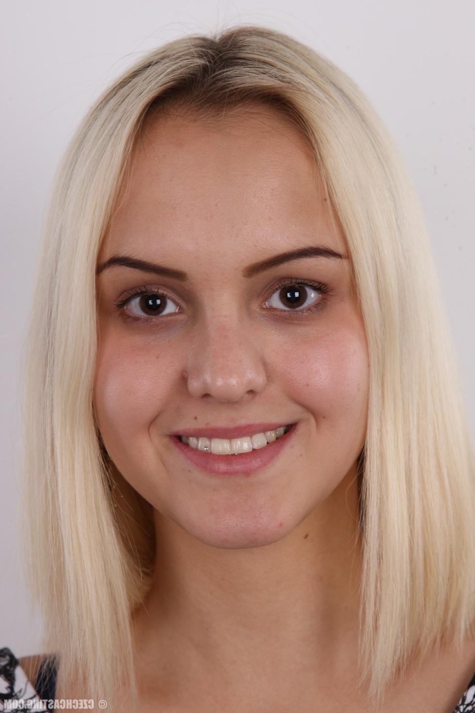 15P Beautiful blonde teen posing nude