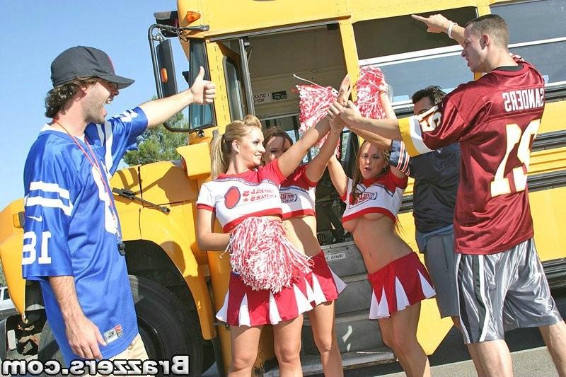15P The school bus broke down and kinky cheerleaders fucking in wild