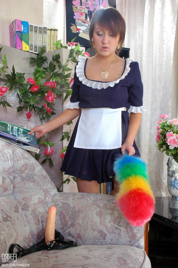 13P Horny aging lesbo pushing aside her panties for strap-on of her eager maid