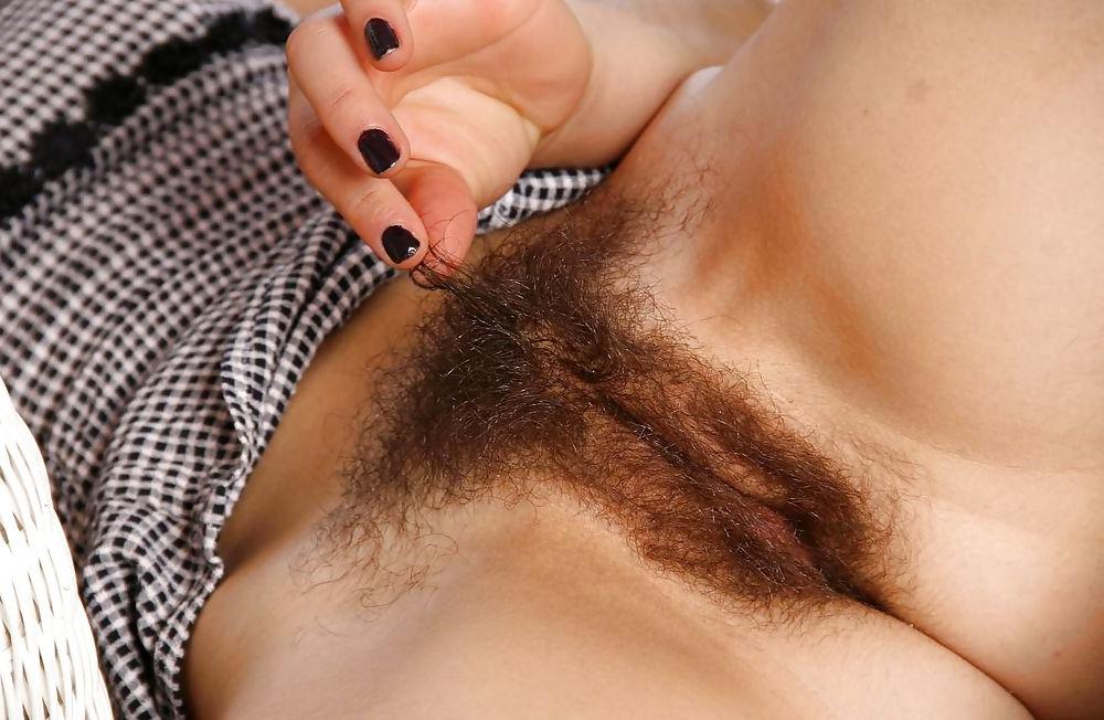 25P Hairy pussy girl part 3