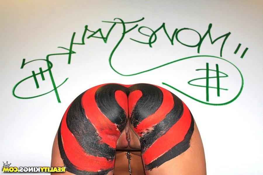 12P Nothing but funny lips and lesboa sex for money