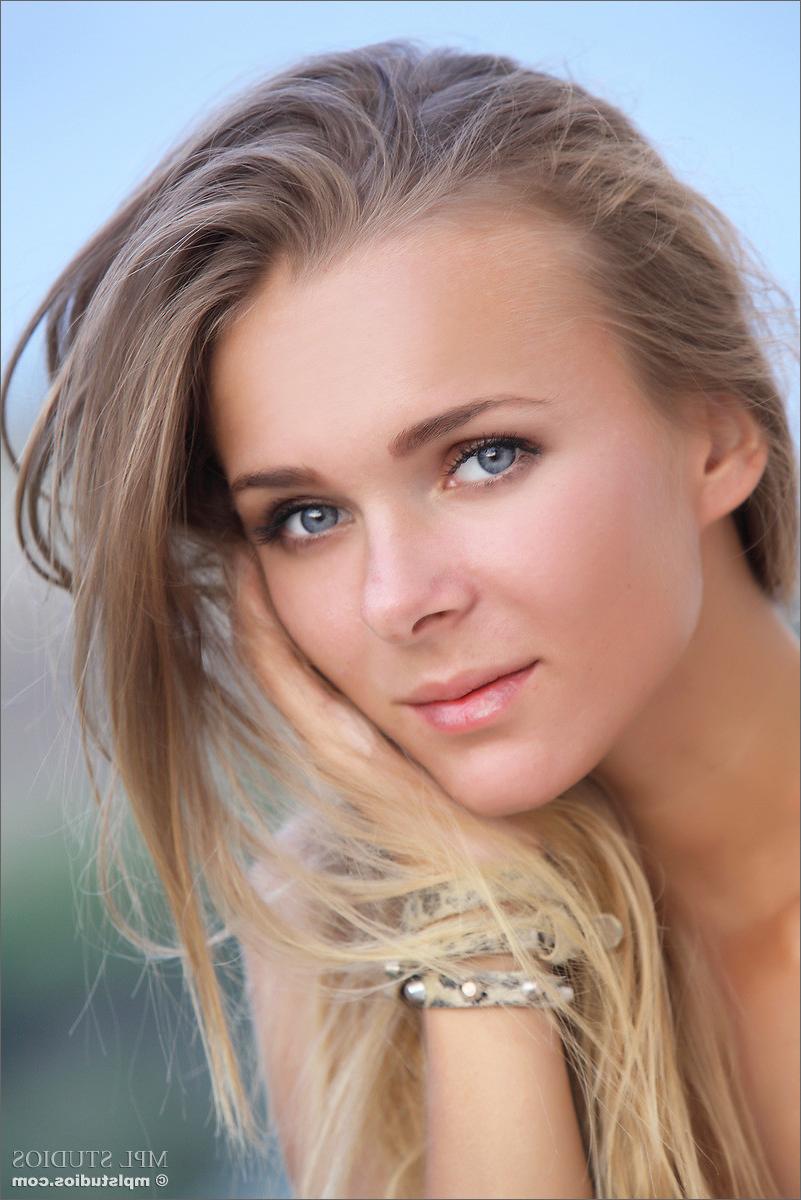 12P Cute blonde teen erotic nude