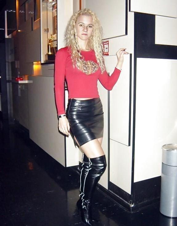 25P Hotlegs-latex and leather skirt amateurs