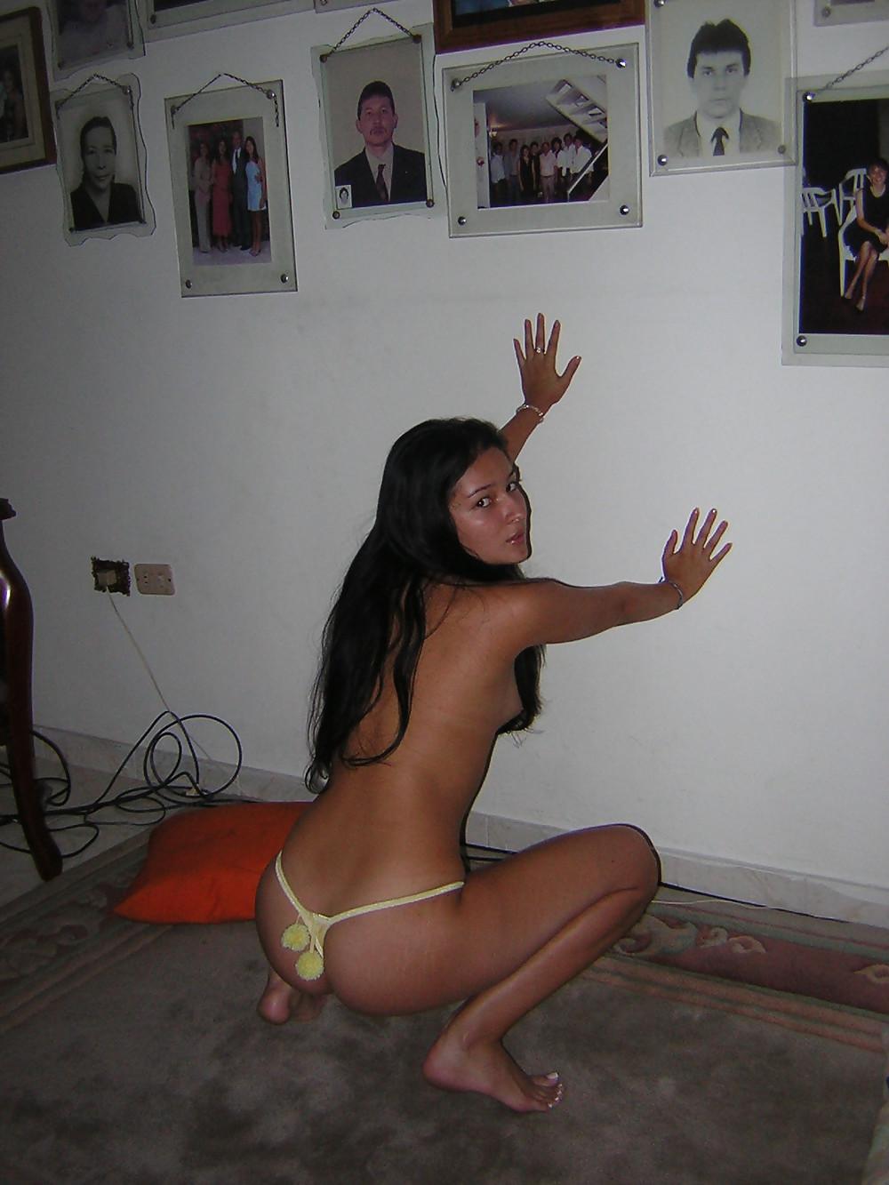 25P HOT LATINA