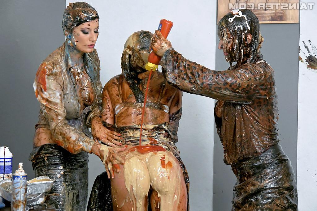 15P Cute clothed sweethearts playing with large bottles of mud