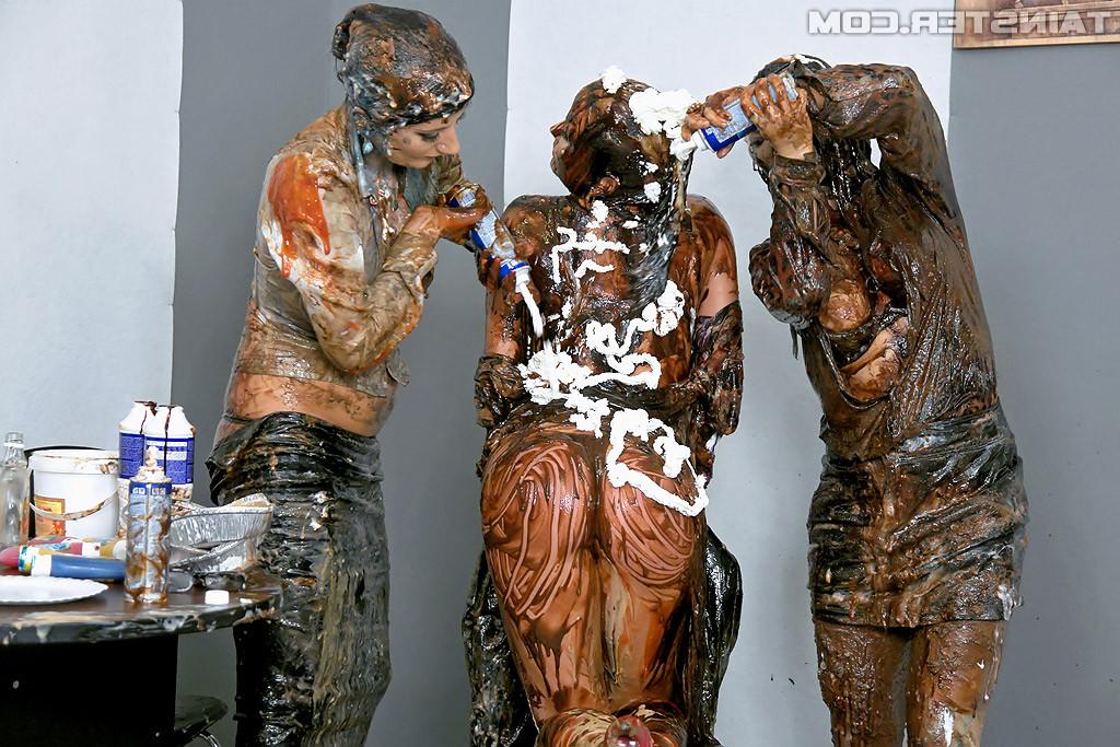15P Cute clothed sweethearts playing with large bottles of mud