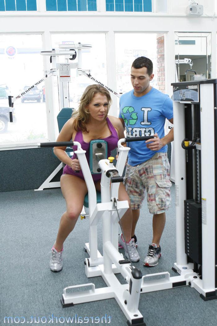 10P Beautiful busty gym babe rides a hard cock after a workout