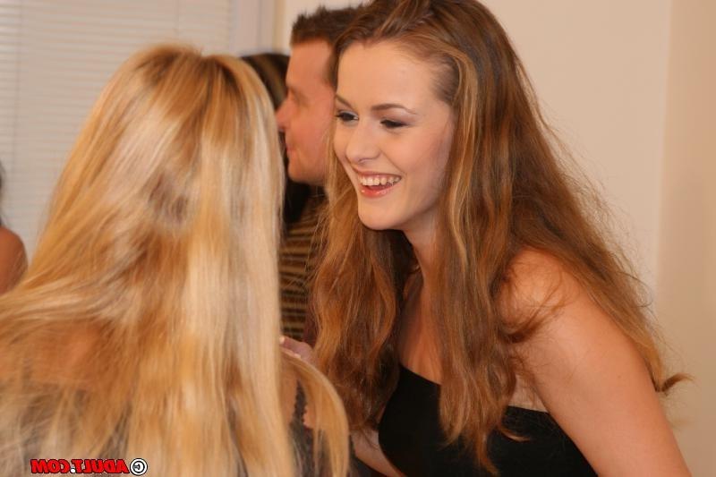16P Wild Orgy At A Dallas Sex Club