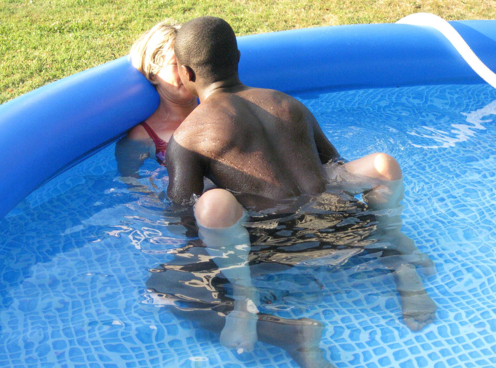 15P Sexy milf in first interracial bigcock fuck