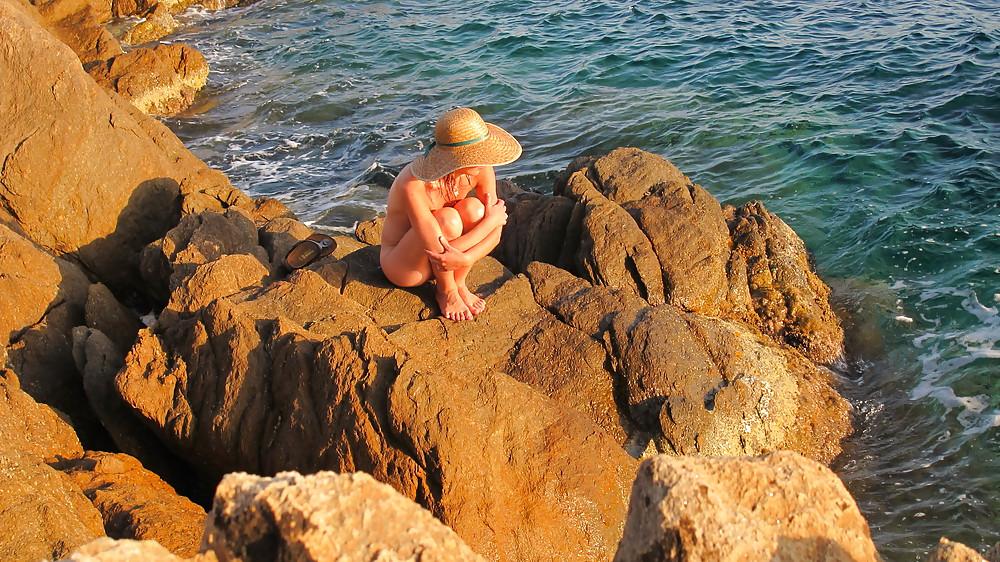 11P Holidays on a nudist island...