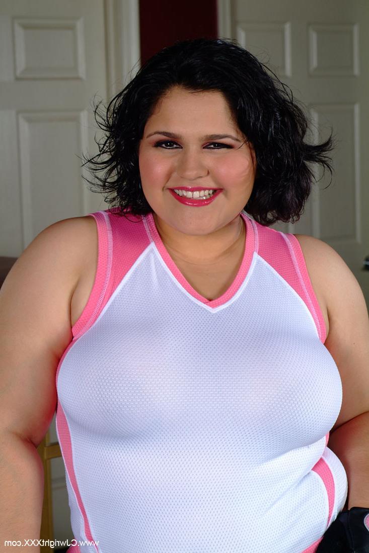 15P Karla lane and fat babe Star in BBW Fight Club