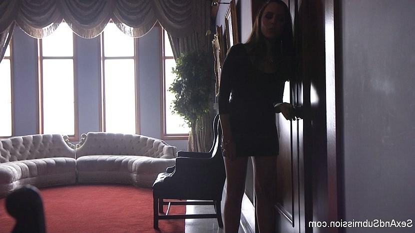 25P Lauren Phillips maid with bdsm lady of the house Roxanne Rae cat