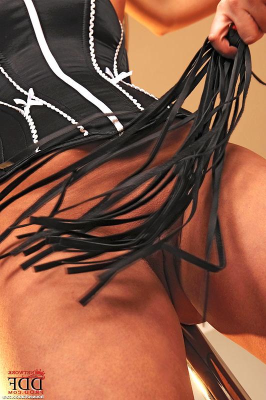 16P LaTaya Roxx in black latex spanks big tits blonde Lola