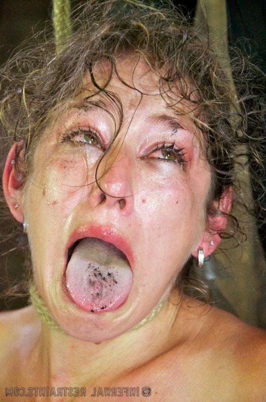 16P Felony bdsm girl put in wooden box and humiliated