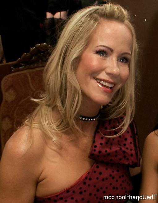 16P Simone Sonay guides fresh bdsm meat at upperfloor