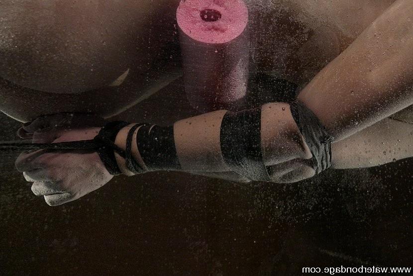 15P Bobbi Starr blindfolded and bondage fighting to stay above water