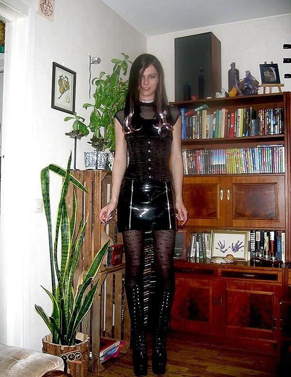 25P Hotlegs-latex and leather skirt amateurs1