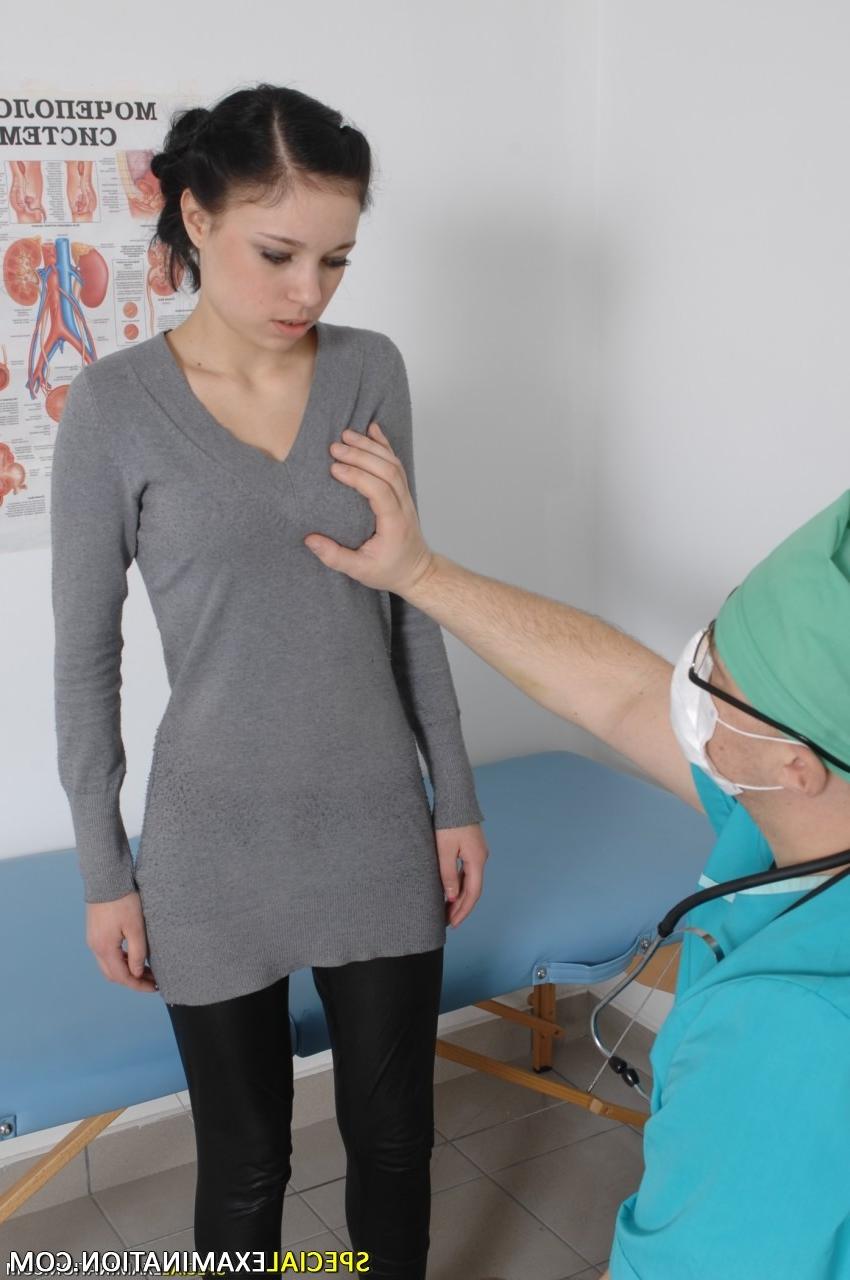 15P Confused teen undressed for an offensive checkup