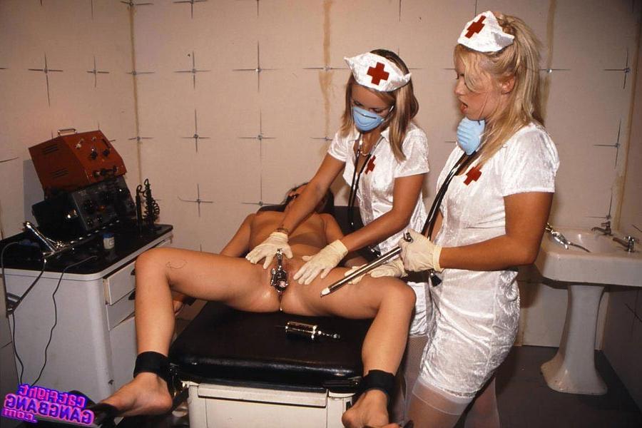 17P http://www.serialpervert.com/galleries/lesbian-orgy/391/lesbian-