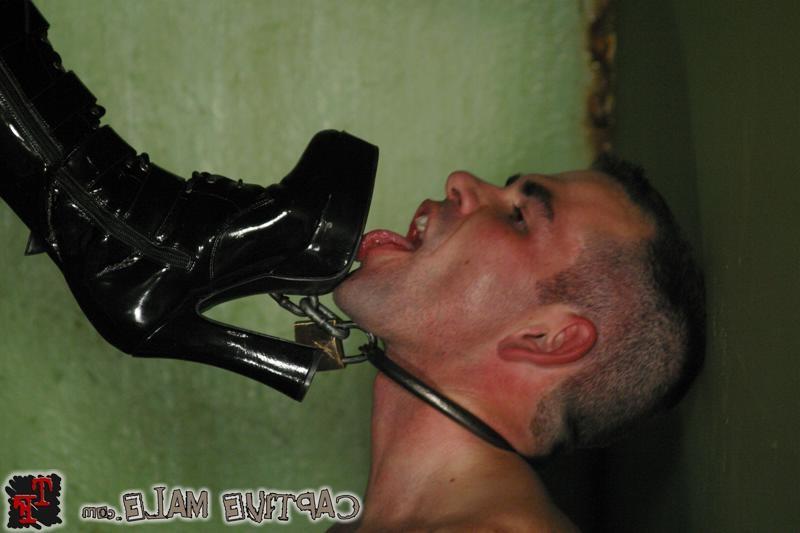 16P Strict femdom in shiny latex and boots with a male slave