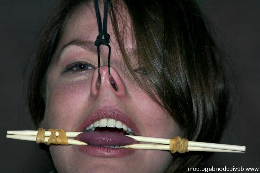 15P Bobbi Starr in an emotionally draining BDSM live show.