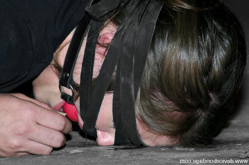 15P Bobbi Starr in an emotionally draining BDSM live show.