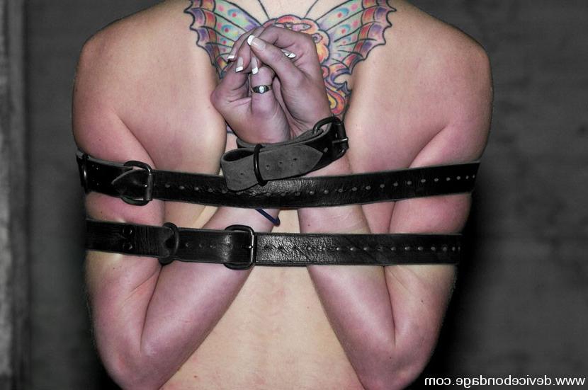 15P Three girls in six hour steel and leather live BDSM show