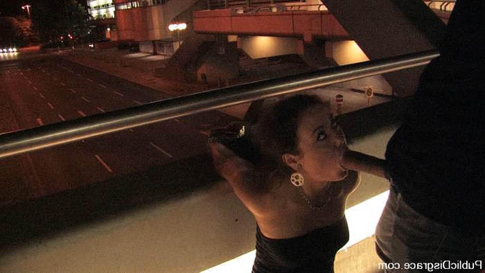 15P BDSM slut Linda drug around the public streets at night