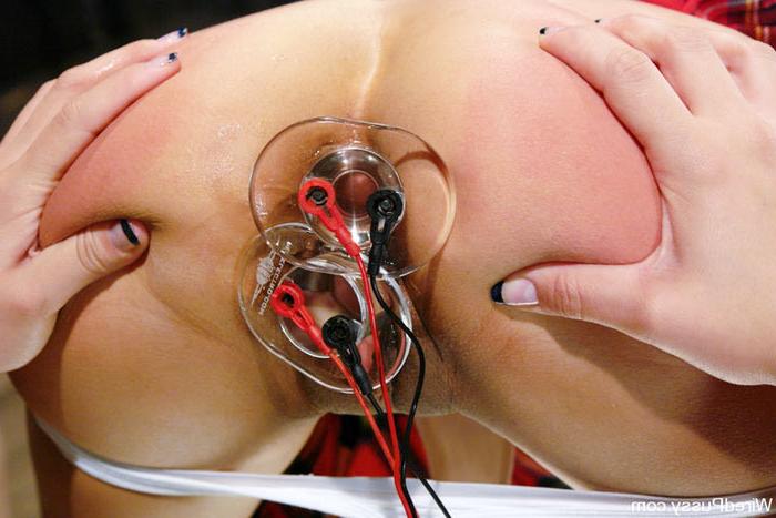 15P BDSM slave gets her pussy shocked by her aggresive domme