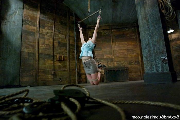 15P BDSM babe Bobbi Starr gets punished by dom Mr. Pete
