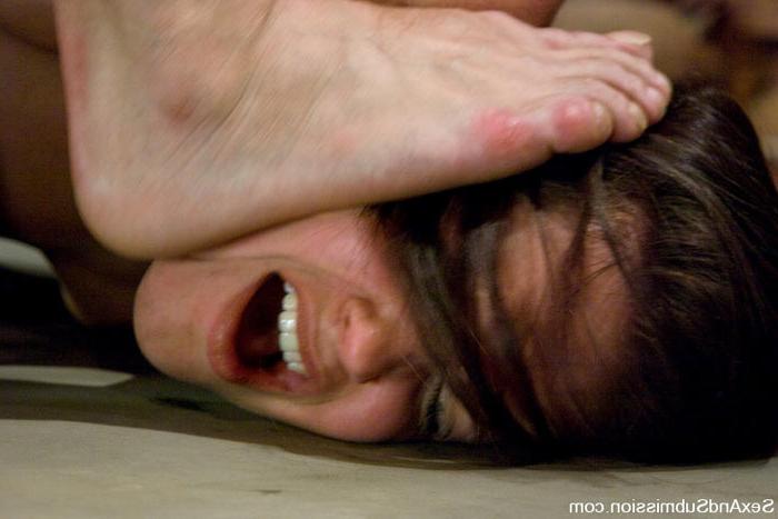 15P BDSM babe Bobbi Starr gets punished by dom Mr. Pete