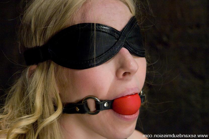 15P Blonde pornstar Sarah Jane Ceylon gets fucked in bondage