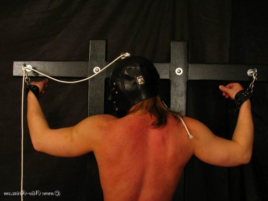 16P BDSM Dominatrix spanking her slave