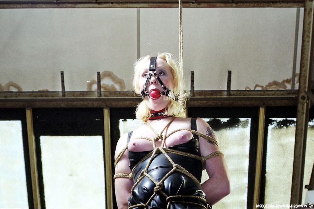 12P Blonde bound in black latex