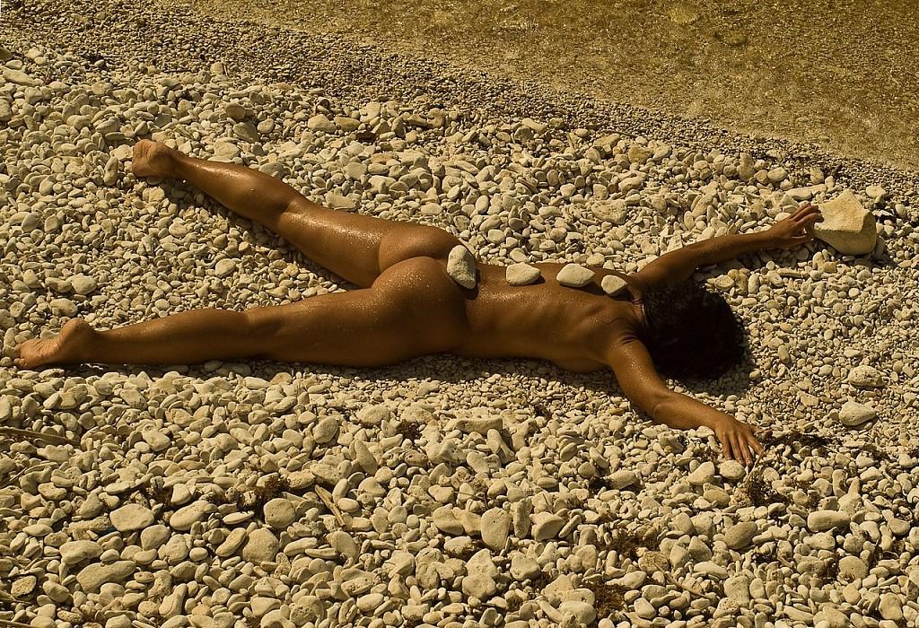 15P Nudist on the weekend
