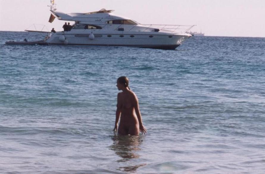 15P Warning -  real unbelievable nudist photos and videos