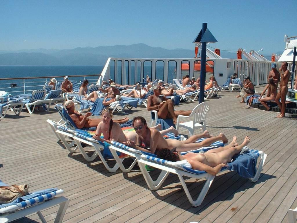 15P Warning -  real unbelievable nudist photos and videos