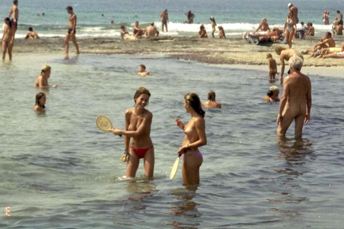 15P Warning -  real unbelievable nudist photos and videos