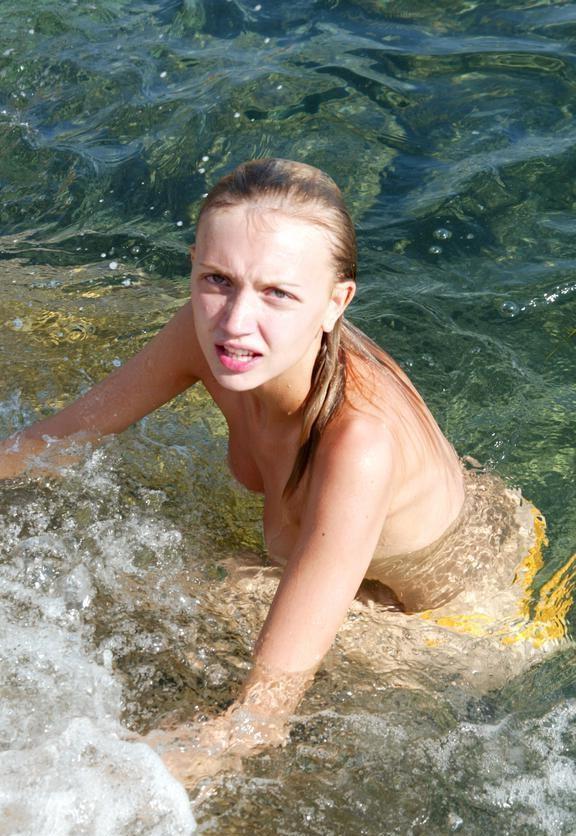 15P Warning -  real unbelievable nudist photos and videos