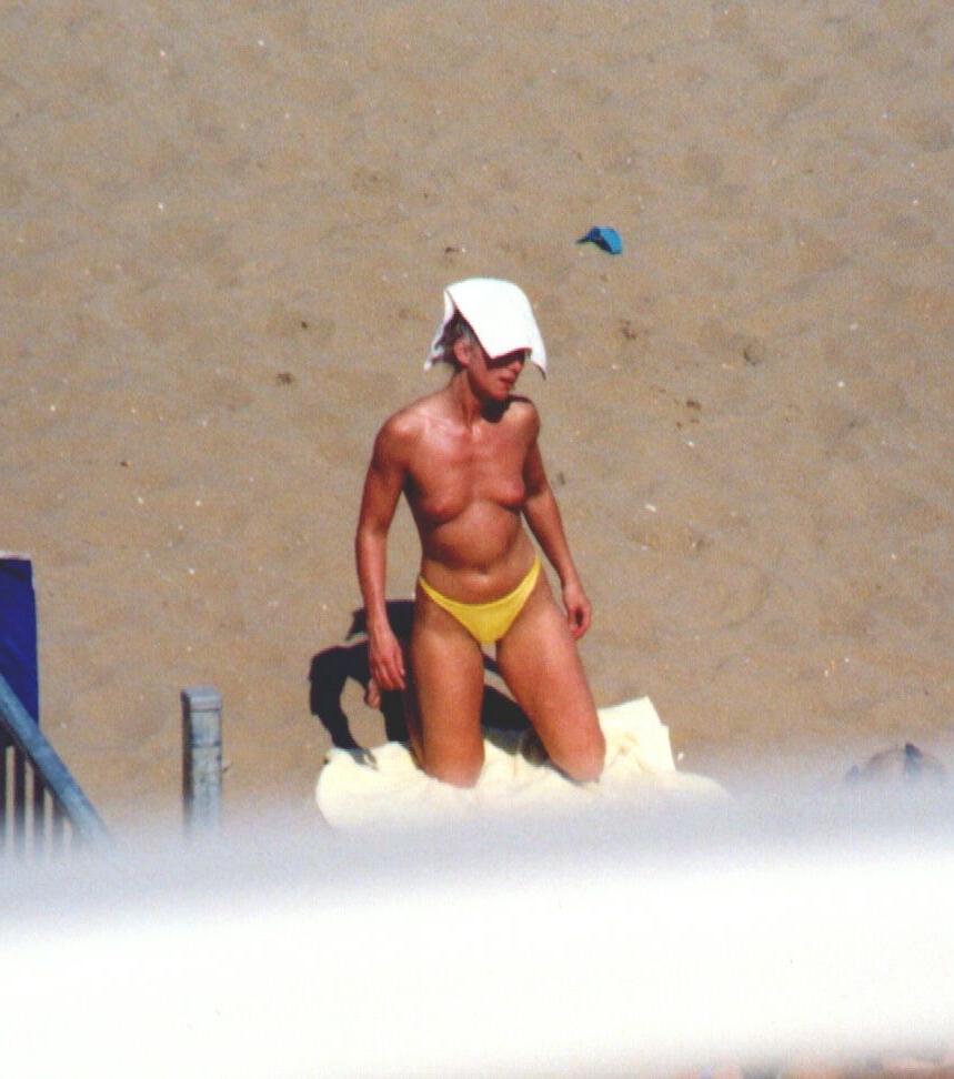 15P Warning -  real unbelievable nudist photos and videos