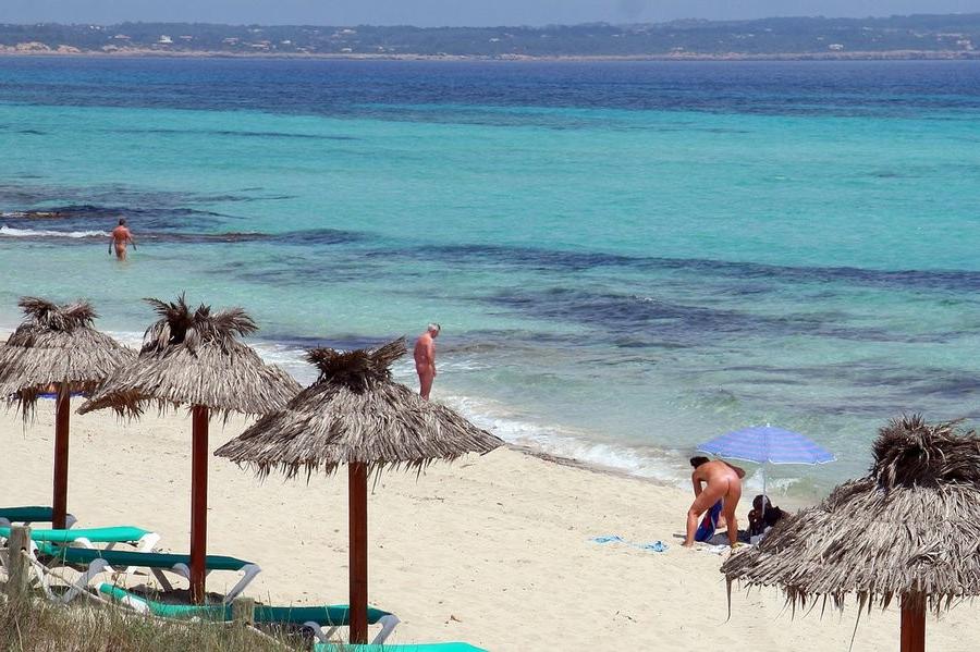 15P Warning -  real unbelievable nudist photos and videos