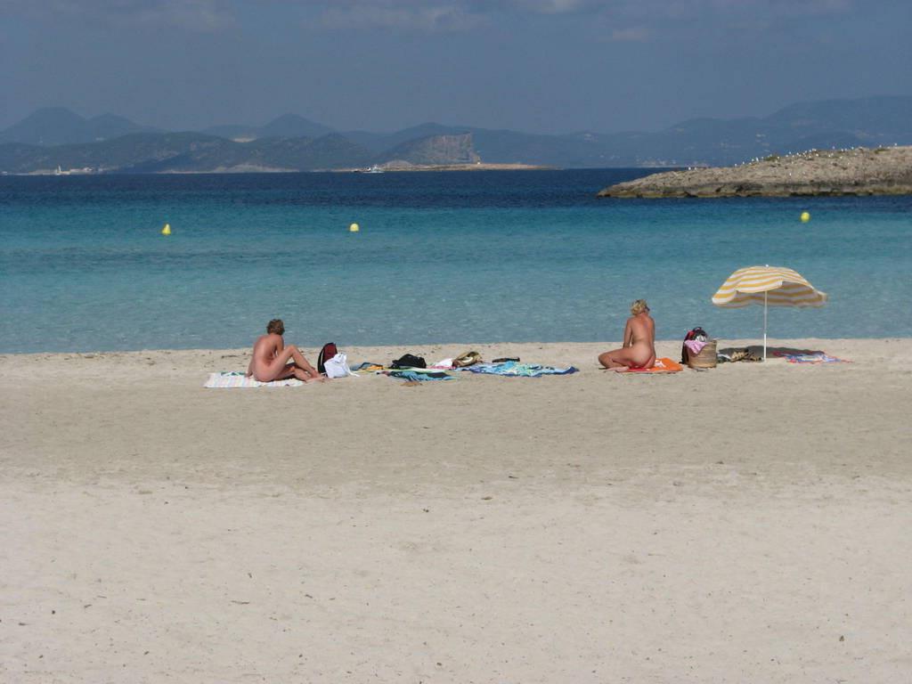 15P Warning -  real unbelievable nudist photos and videos
