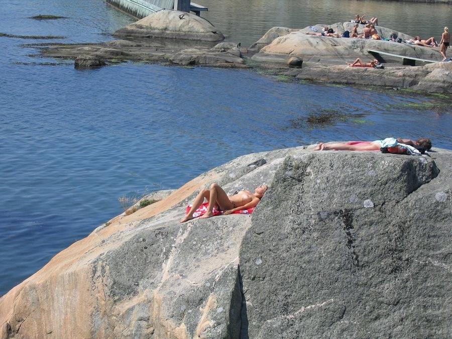 15P Warning -  real unbelievable nudist photos and videos