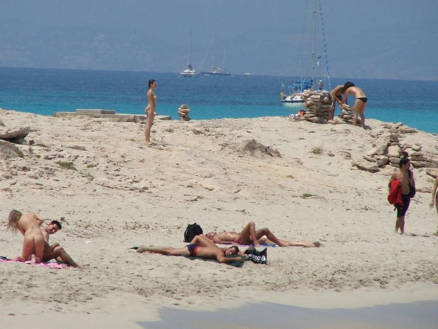 15P Warning -  real unbelievable nudist photos and videos