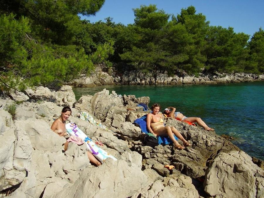 15P Warning -  real unbelievable nudist photos and videos