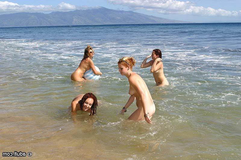 16P Horny nudist lesbians playing and eating pussy on the beach