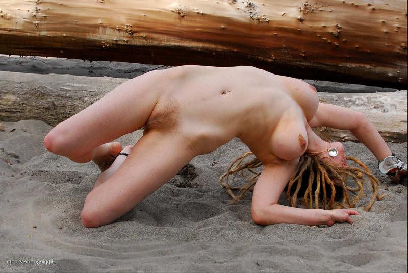 16P Awesomely busty nudist bares blonde pussy at beach